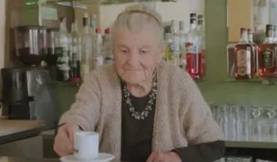 Ima 100 godina i ne namjerava da napusti posao bariste u kafiću