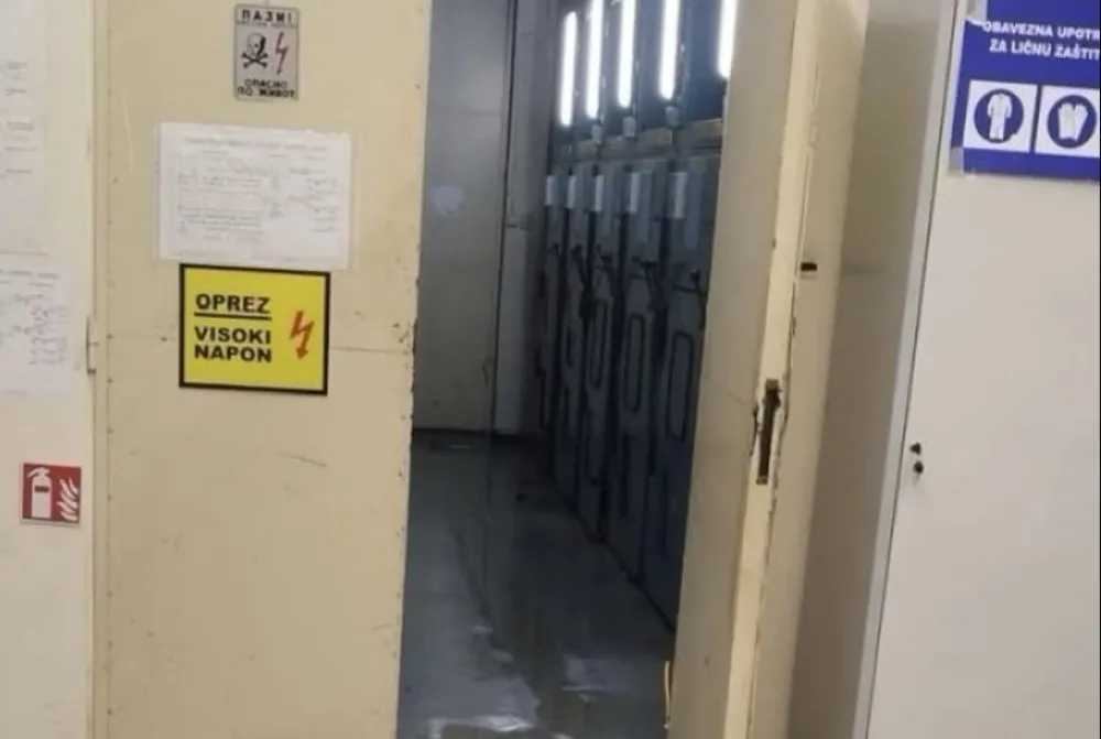 U trafostanicu u Ulcinju prodrla voda, mogući prekidi u snabdijevanju strujom