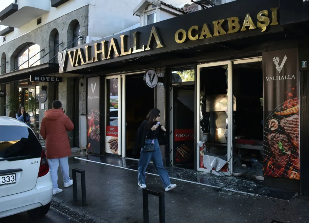 (FOTO/VIDEO) Razbijen lokal turskog državljanina