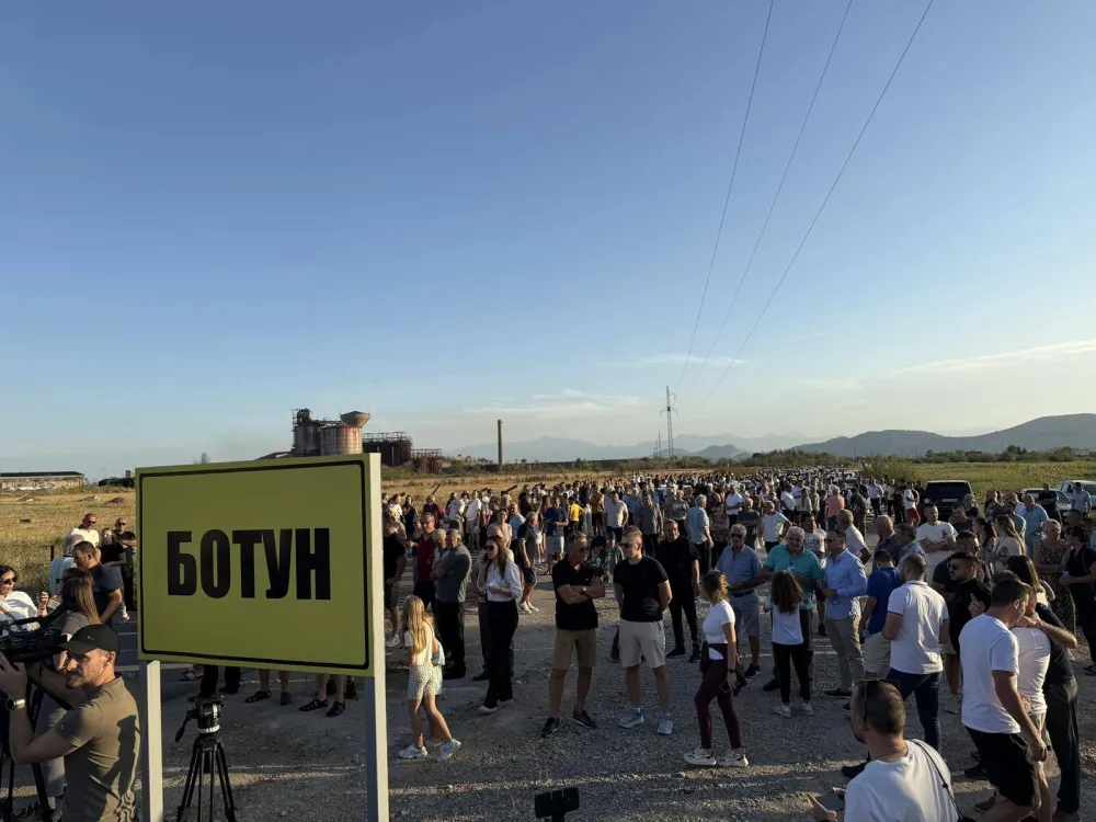 (VIDEO) Botunjani ogorčeni, traže referendum: Radunović nas prevario