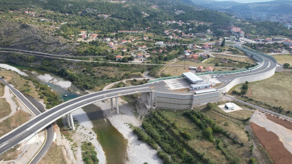 Četiri ponude za projektovanje i izgradnju druge dionice auto-puta Mate&scaron;evo-Andrijevica