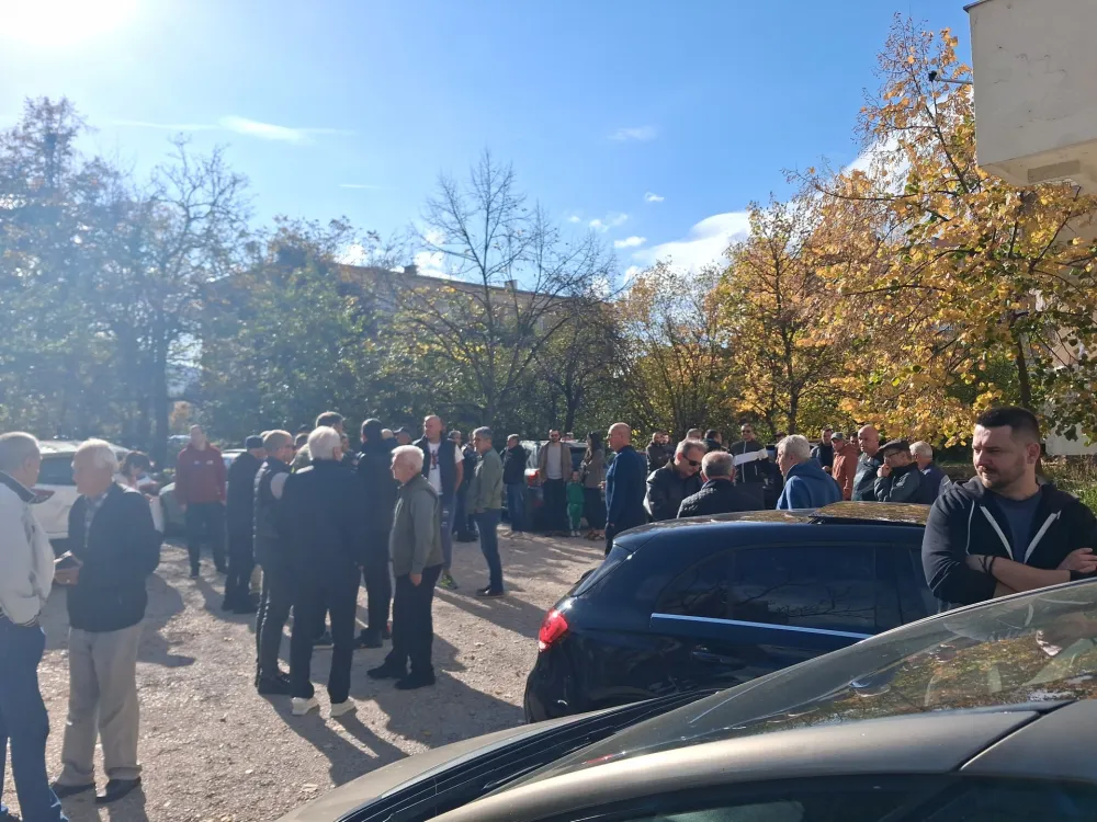 (FOTO) Stanari MZ Grudske Mahale na nogama, najavljuju otpor izgradnji zgrade: Miri&scaron;e na korupciju