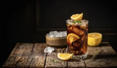 Ova popularna pića svakodnevno pijemo, a smanjuju nam nivo kalcijuma i slabe kosti