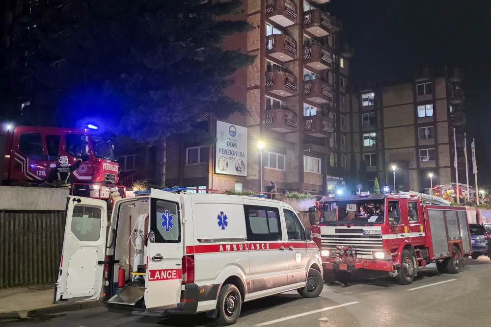 U požaru u Tuzli smrtno stradalo 11 osoba, 35 zatražilo ljekarsku pomoć