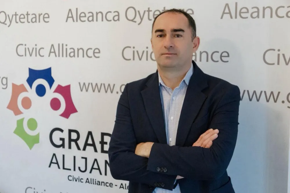 Rezultatima se hvale, propuste prikrivaju