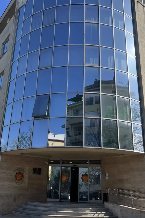 U Kotoru otkrivena grupa od 18 stranaca, oduzeta računarska oprema, telefoni i novac