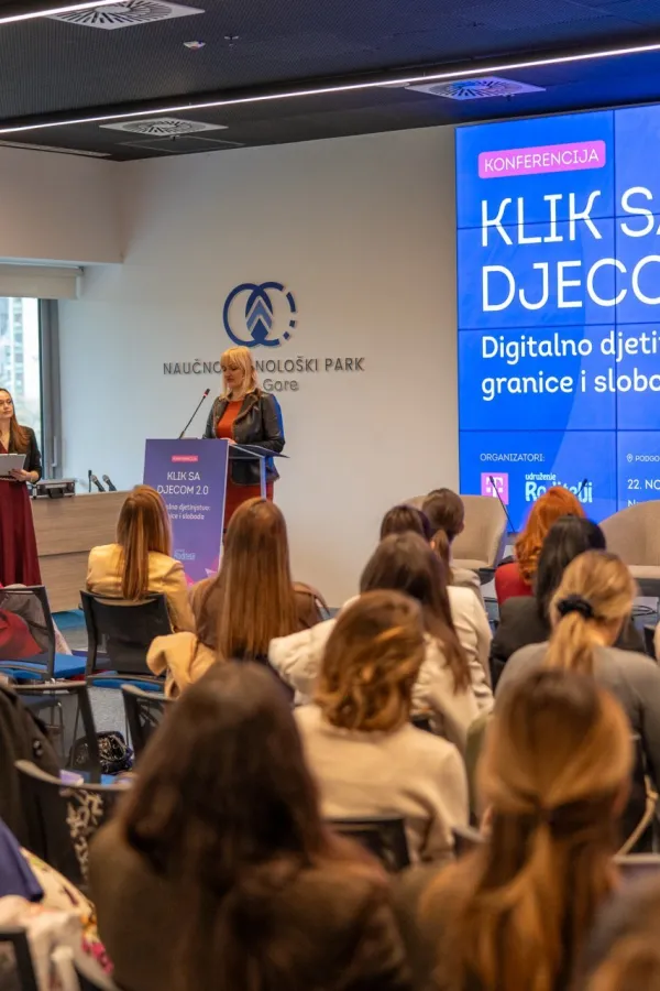 Klik sa djecom 2.0: Zajednički gradimo granice i slobodu za bezbjedno digitalno odrastanje