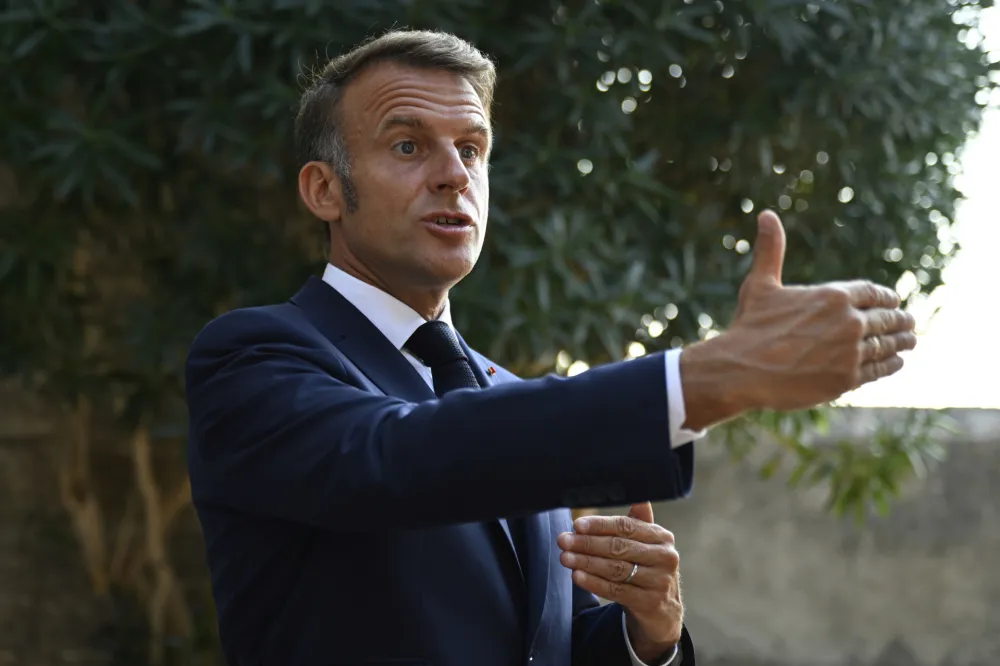 Makron: EU sprema pomoć Ukrajini iz zamrznute ruske imovine