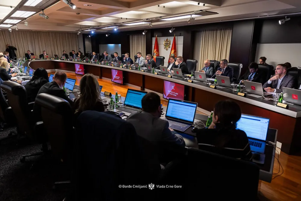 Vlada usvojila odluku o uvećanju dodataka na zaradu prosvjetarima i GKU za oblast prosvjete