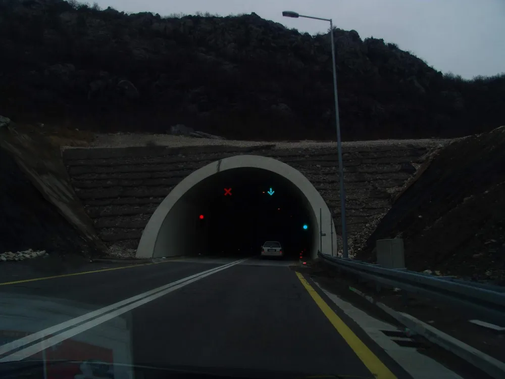 Zbog vježbe večeras privremeno zatvaranje tunela Sozina