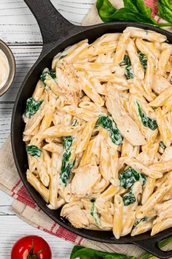 Pasta sa spanaćem i piletinom
