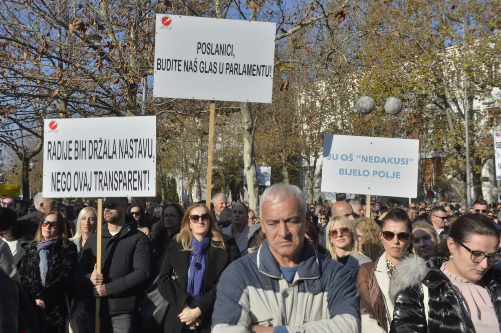 GKU stupio na snagu: Prosvjetarima u januaru vraćaju dodatke