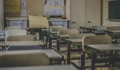 Austrija zabranila učenicama pokrivanje glave maramom
