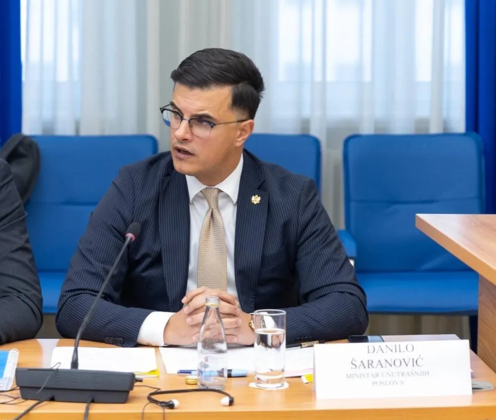Zabranili joj da dolazi na posao, pa je otpustili zbog izostanka sa posla