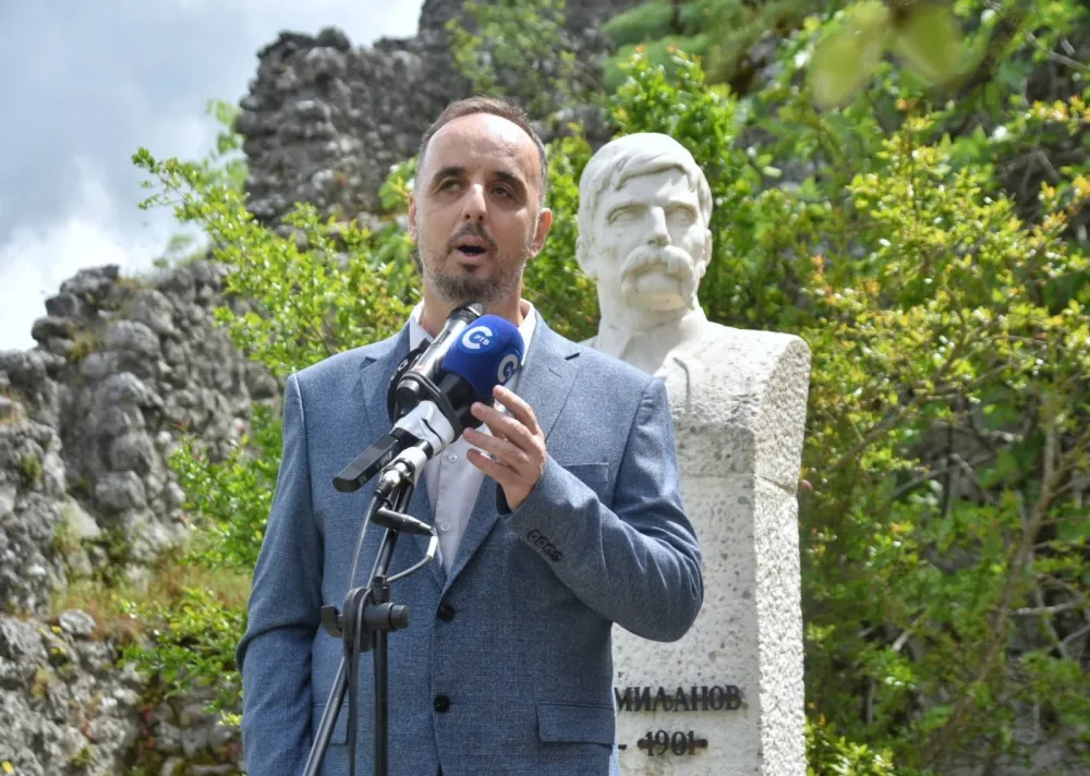 Božidar Bobo Denda