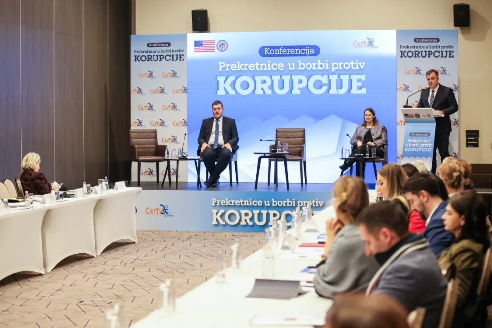 Koprivica: SDT počelo da pokazuje stvarnu nezavisnost; Rajnke: Korupcija gu&scaron;i ekonomske prilike i slabi demokratije