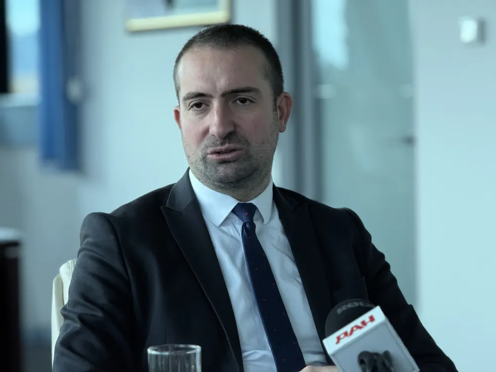 Ni&scaron;avić daje ostavku ako ne krene gradnja kolektora