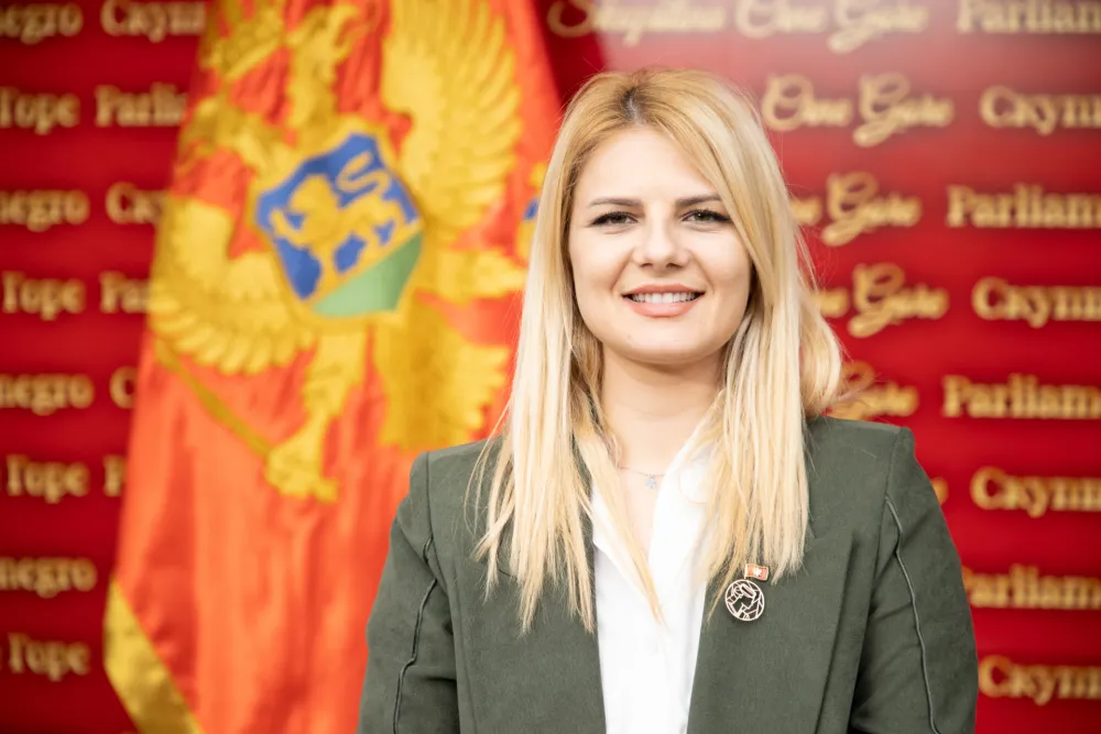 Odgovor redakcije na reagovanje poslanice Nedović: Stan u katastru upisan ove godine