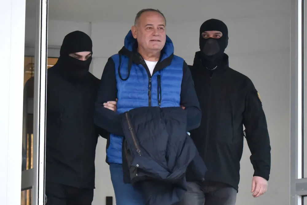 DPS: Simović u pritvoru zbog sumnje na 5.000, a Bratić na slobodi zbog presuđene &scaron;tete od pola miliona