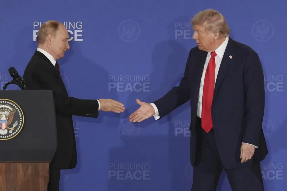 Tramp: Imao sam produktivan telefonski razgovor s Putinom