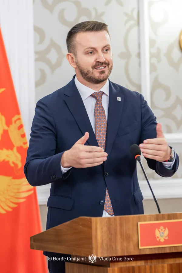 Dukaj za "Dan": Kroz evropska vrata možemo samo reformisani
