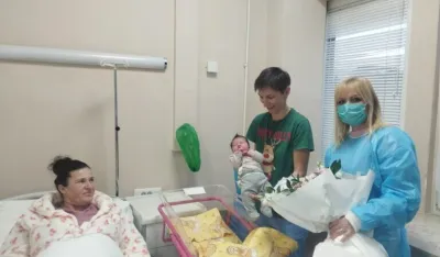 Prva beba rođena devet minuta nakon ponoći u Kliničkom centru: U 2025. najveći broj porođaja u posljednjih 30 godina