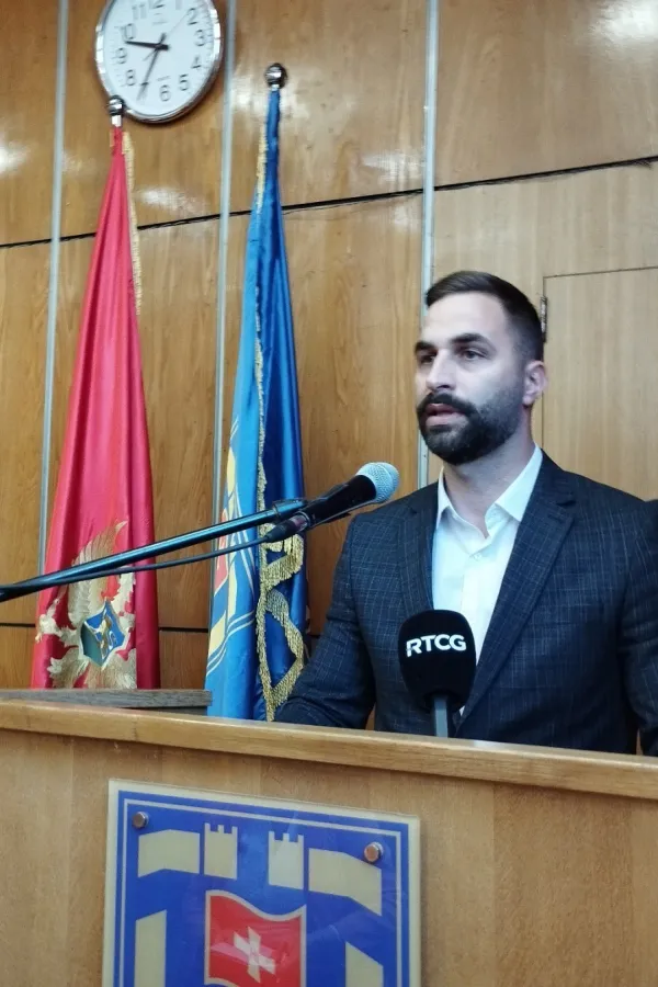 Muratović o odlaganju sjednice SO Nik&scaron;ić: Truli kompromis PES-a i Demokrata