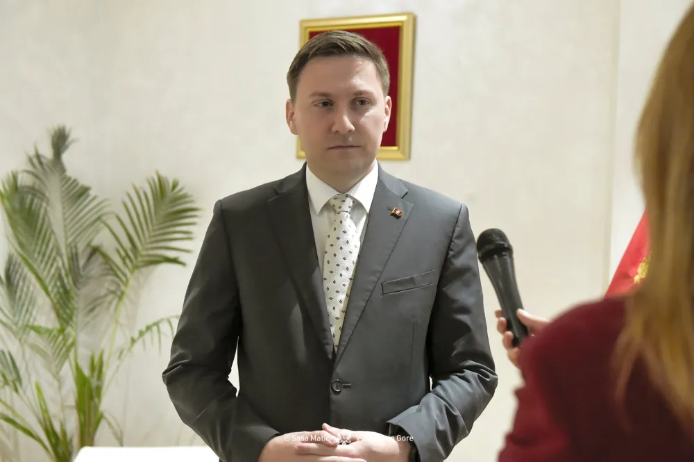 Vojislav &Scaron;imun Riječ "Dana"