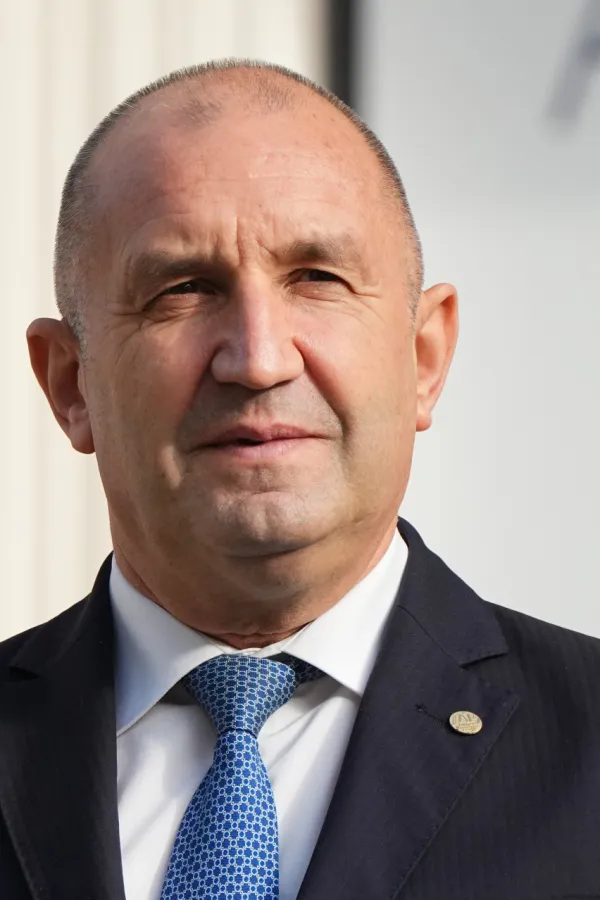 Radev podnio ostavku