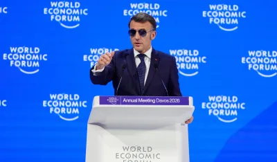 Za&scaron;to je Makron nosio naočare za sunce tokom obraćanja u Davosu