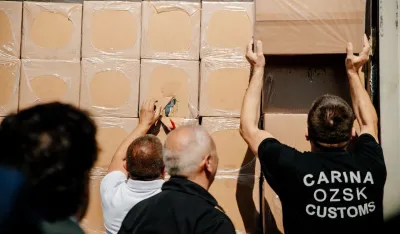 Uni&scaron;teno&nbsp;140.000 paketa cigareta oduzetih iz Slobodne zone Luke Bar