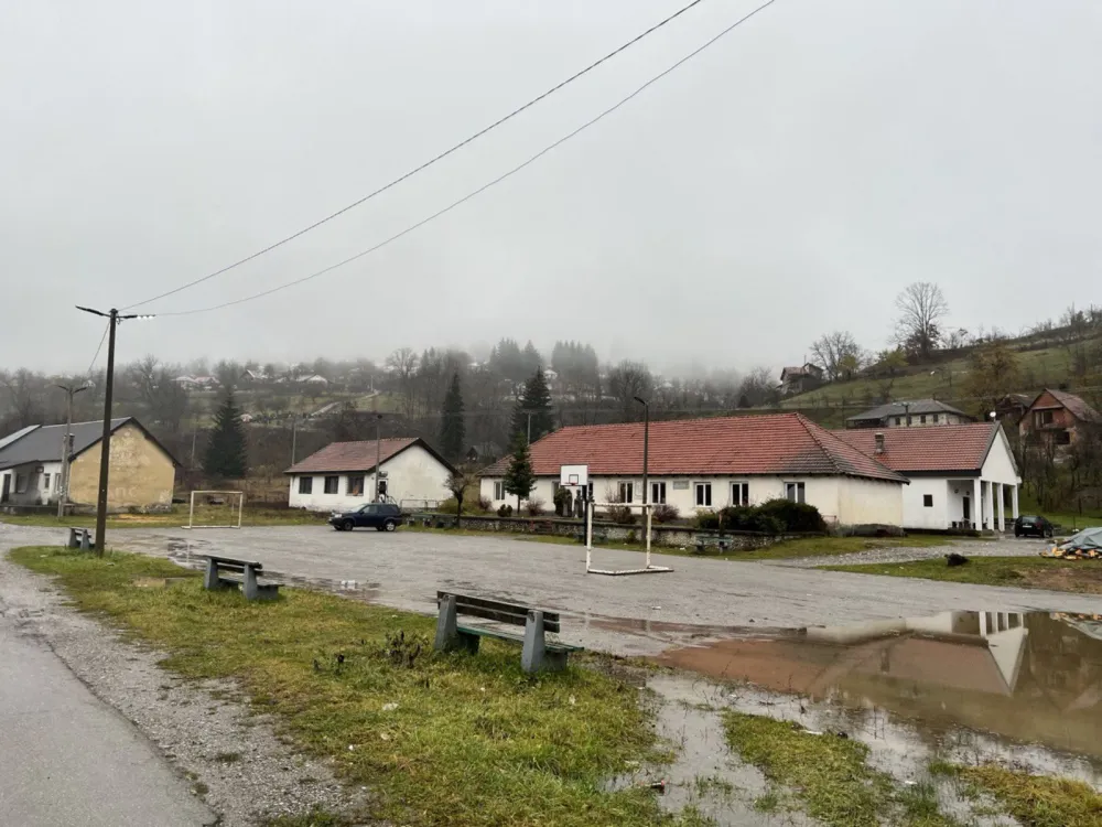Prazne &scaron;kolske klupe otkrivaju pravu sliku stanja na sjeveru&nbsp;