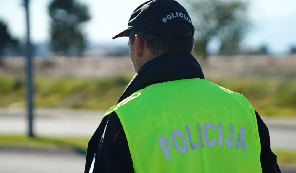 Zbog falsifikovanja registarskih oznaka, krivična prijava protiv jedne osobe u Baru