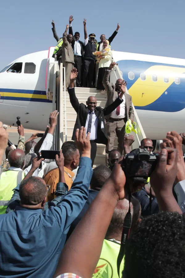 Putnički avion sletio u Sudan posle tri godine, dočekan s odu&scaron;evljenjem