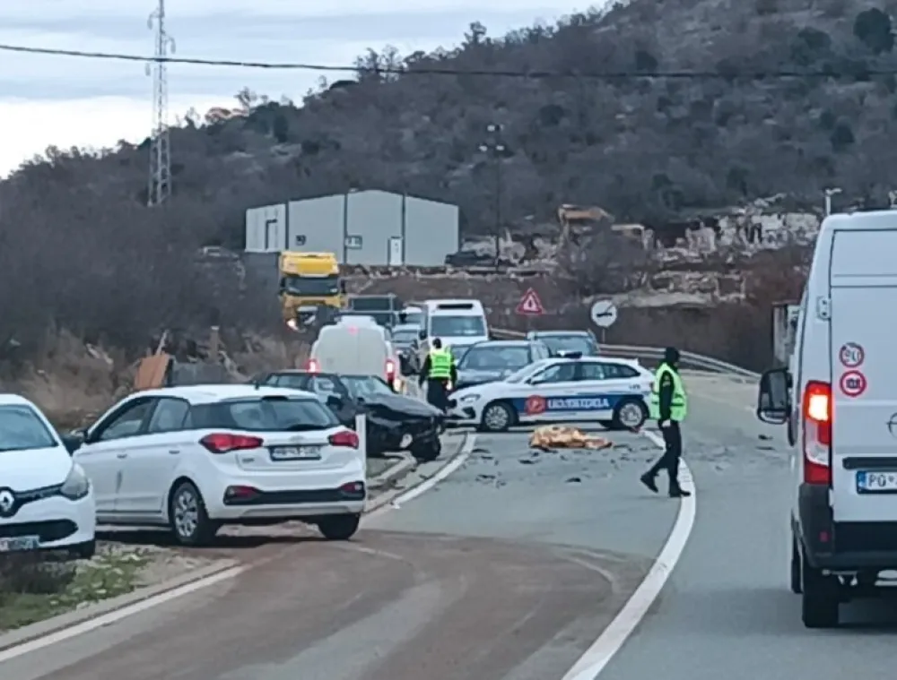 Udes na putu Podgorica-Cetinje, povrijeđena jedna osoba