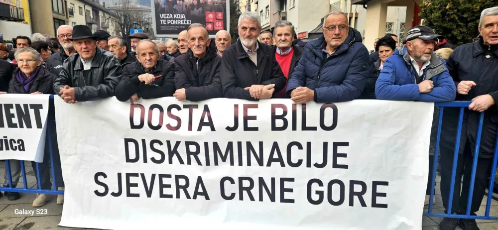 Penzioneri sa sjevera organizuju prikupljanje pomoći za predsjednika i ministre u Vladi Crne Gore