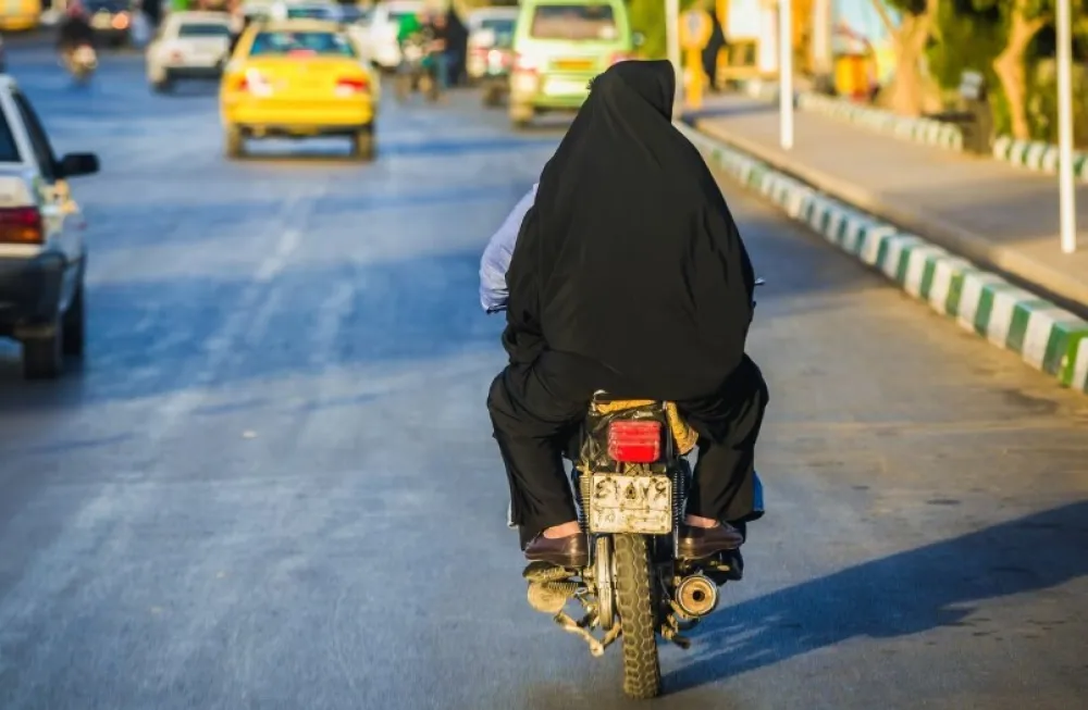 U Iranu žene od sada imaju pravo da voze motocikle i skutere