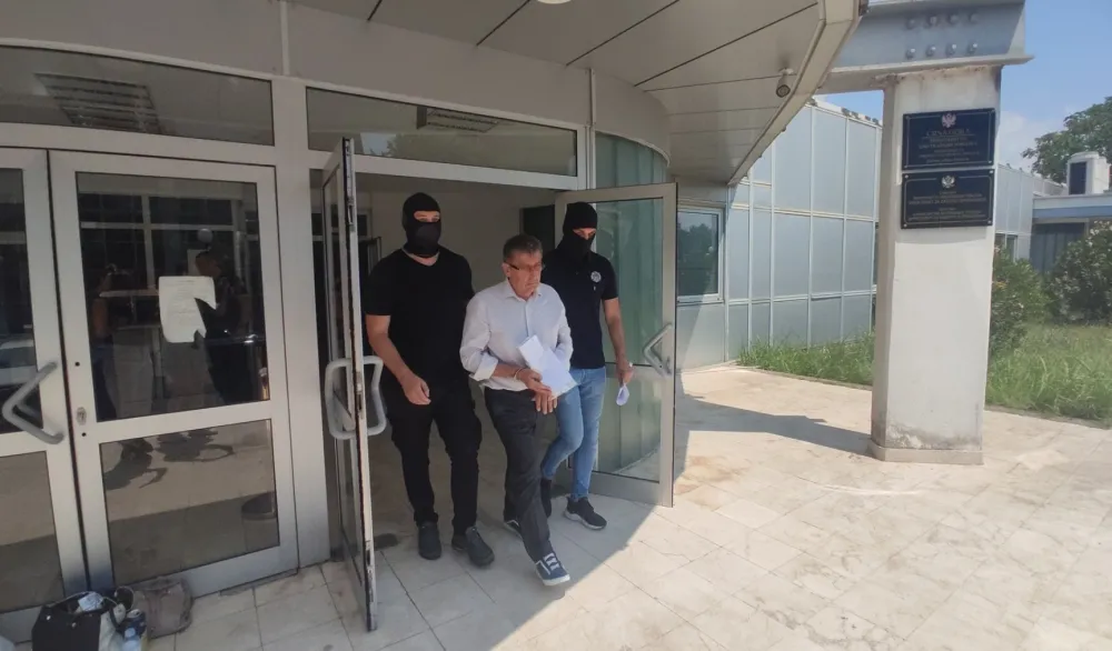 Sa dana&scaron;njeg roči&scaron;ta Vasu Uliću i ostalima sud isključio javnost: Mićović upozorio da može doći do suicida