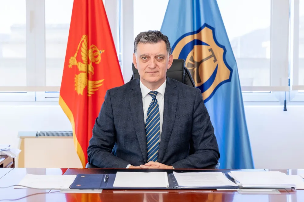 Komnenović: Koncesija Aerodroma Tivat mora služiti javnom interesu i razvoju grada