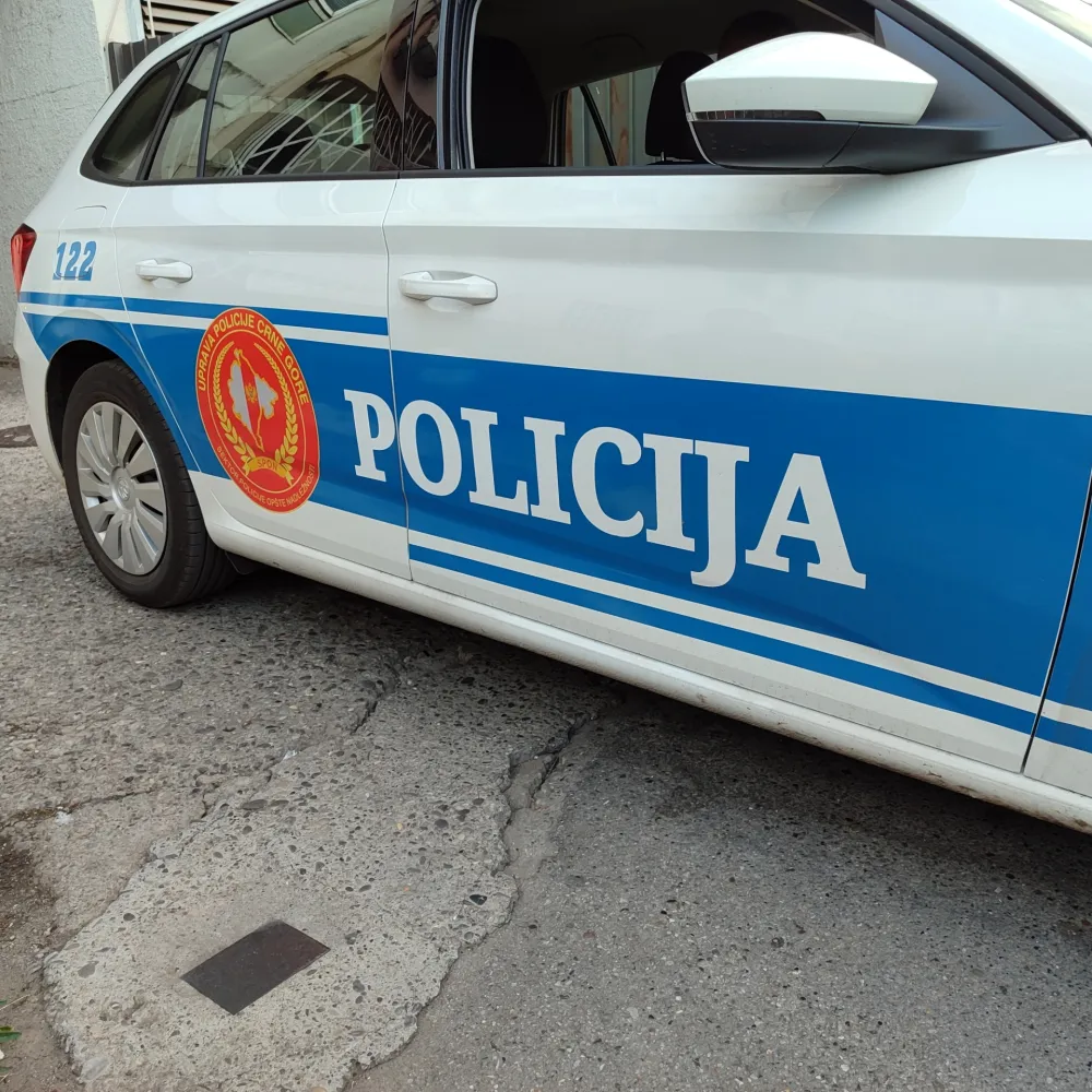 Za 24 sata deset saobraćajnih nezgoda, tri osobe lak&scaron;e povrijeđene