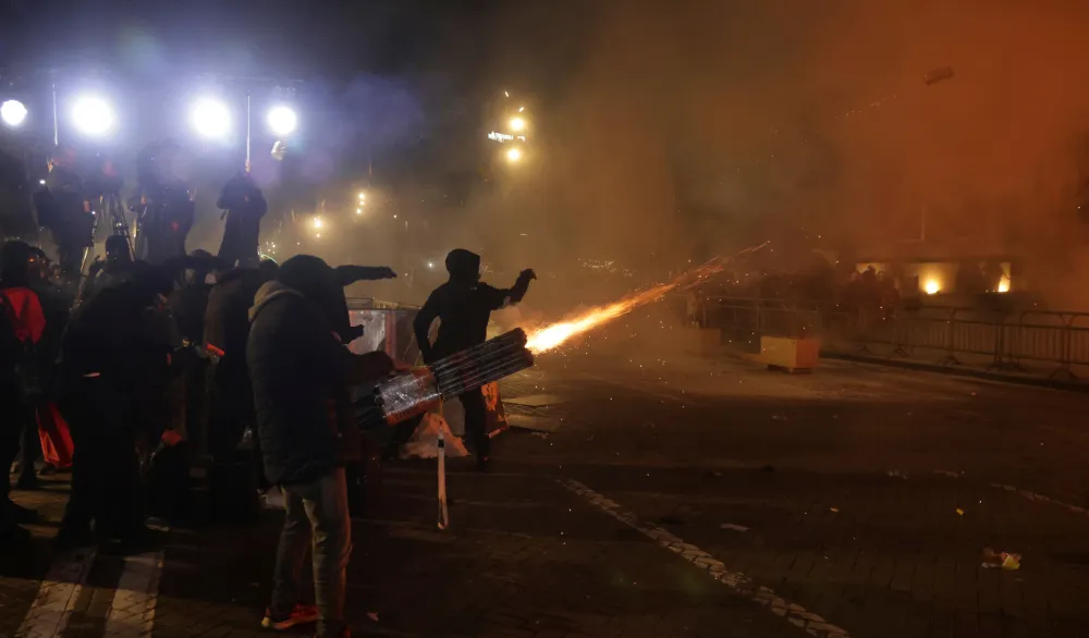 (FOTO) Neredi u Tirani: Demonstranti traže ostavku potpredsjednice vlade