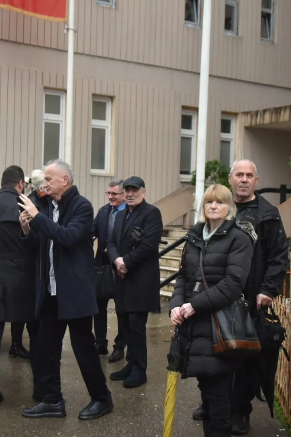 (FOTO/ VIDEO) Protest ispred Osnovnog suda: Nastavlja se progon građana