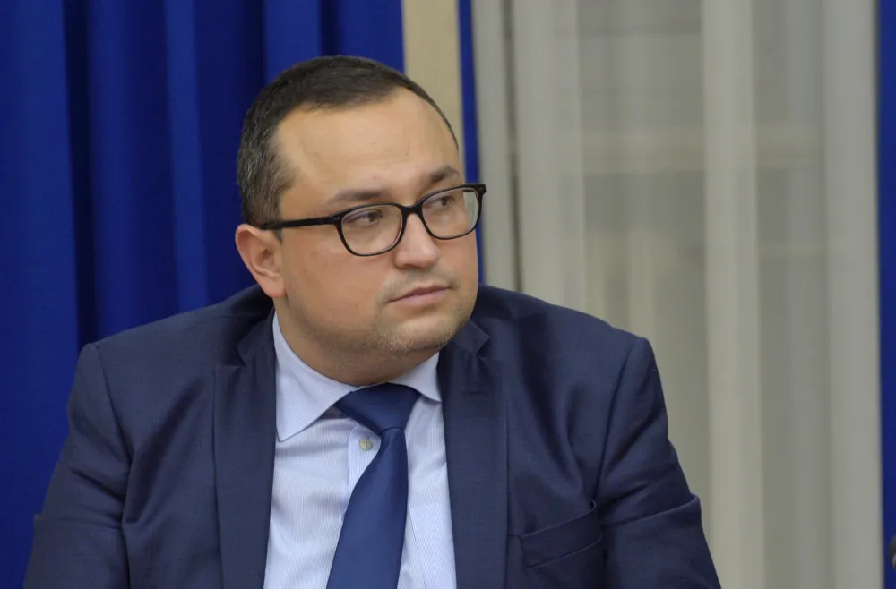 Ćeman: Osloboditi od doprinosa poslodavca koji zaposli osobu koja se nalazi na birou duže od osam godina