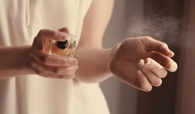 Razbijena banda koja je krijumčarila lažne parfeme u Evropi