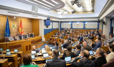 Politička trgovina na &scaron;tetu Ustavnog suda, poslanici se jo&scaron; ne izja&scaron;njavaju o Krstonijeviću