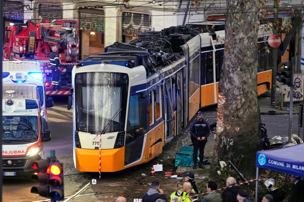 Tramvaj iskočio iz &scaron;ina u Milanu