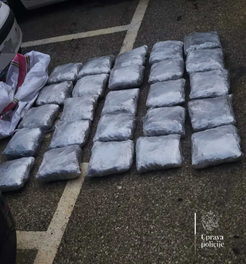 Nakon potjere uhap&scaron;en Tuzanin: Vozio pod dejstvom kokaina i marihuane, pronađeno oko 26 kg marihuane