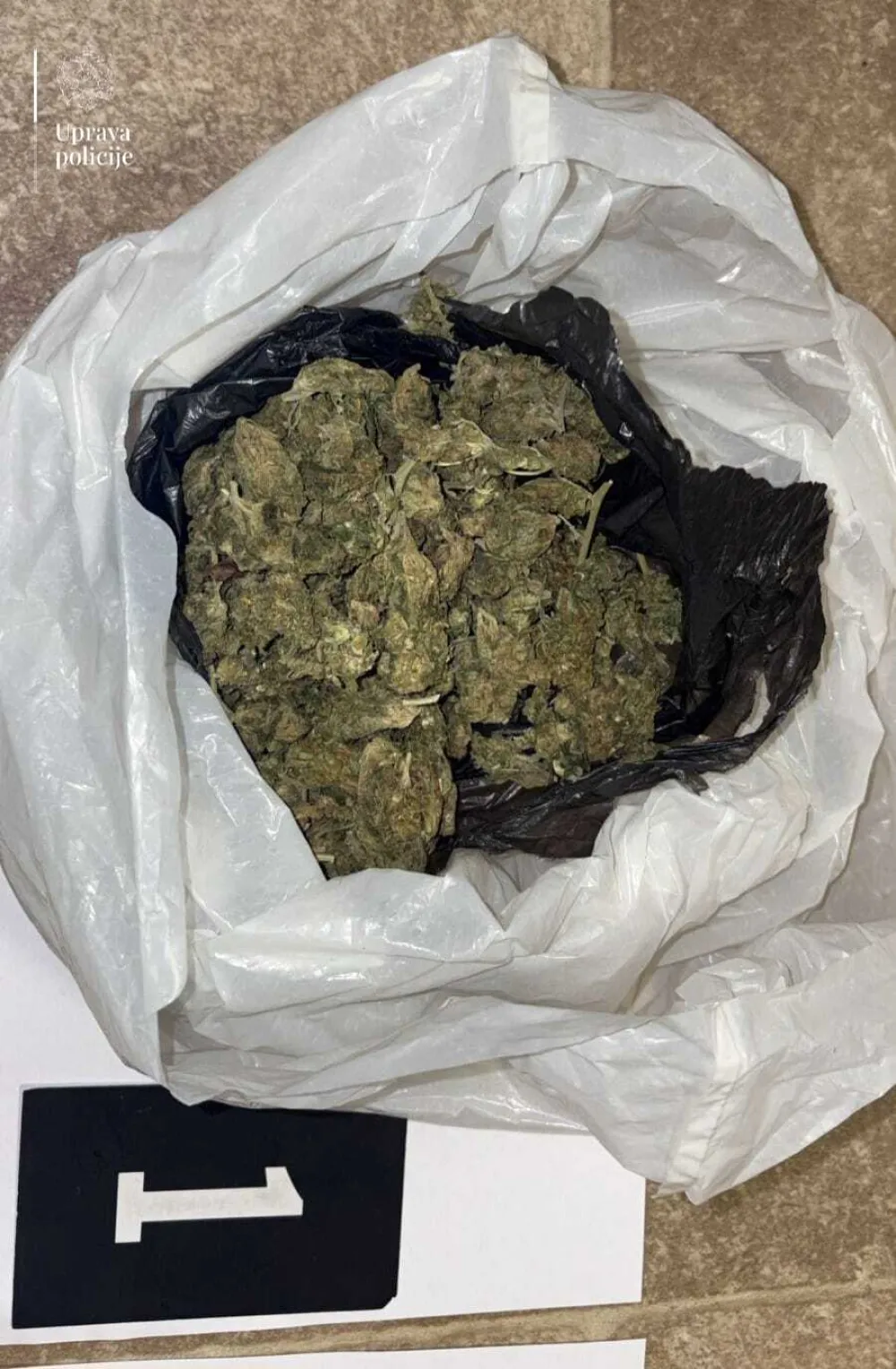 Ulcinj: Uhap&scaron;en osumnjičeni za uličnu prodaju narkotika, pronađena marihuana u stanu