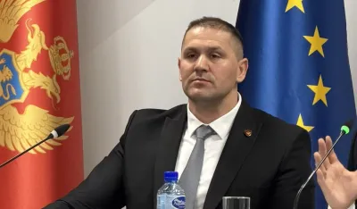 &Scaron;ćepanović: Kada policajac sjedi sa Radojem Zvicerom, normalno je da mu građani ne vjeruju