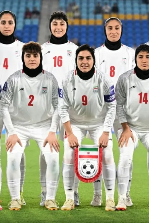 Nakon &scaron;to su odbile da pjevaju himnu progla&scaron;ene "izdajicama": Iranskim fudbalerkama prijeti smrtna kazna?